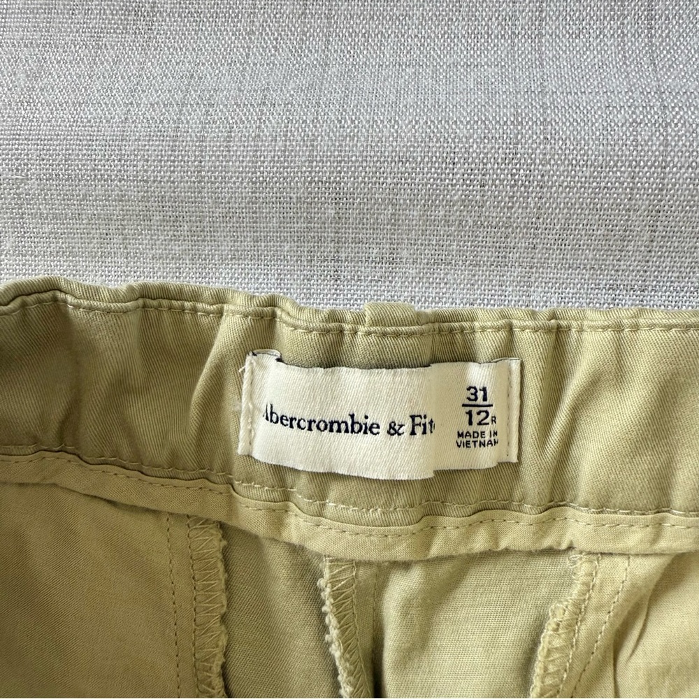 Abercrombie & Fitch Olive Green High-Waisted Pants - Picture 9 of 10